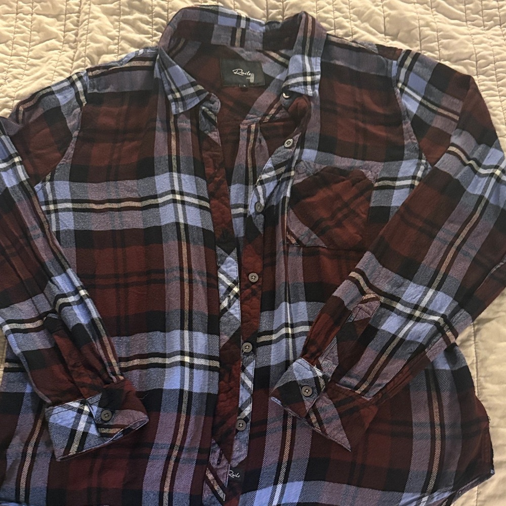Rails Maroon and Navy Plaid Button-Down Shirt large like new super soft